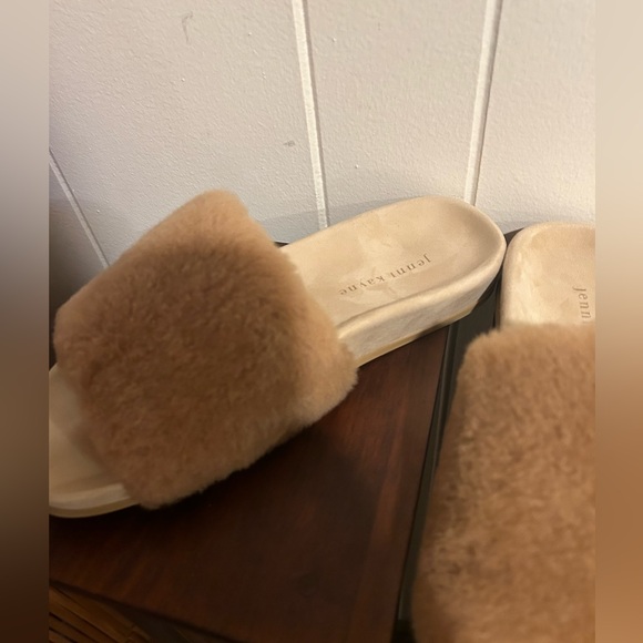 Jenni Kayne- Shearling Slides- size 39 (8.5:9) - Picture 2 of 8